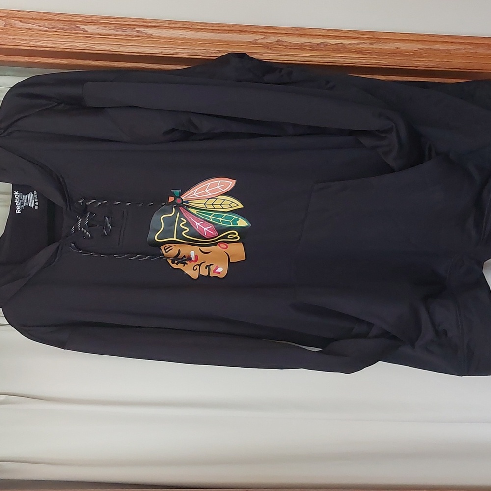 Reebok CHICAGO BLACK HAWKS 4XL MENS Speed Wick Light Weight HOODIE - Picture 8 of 8
